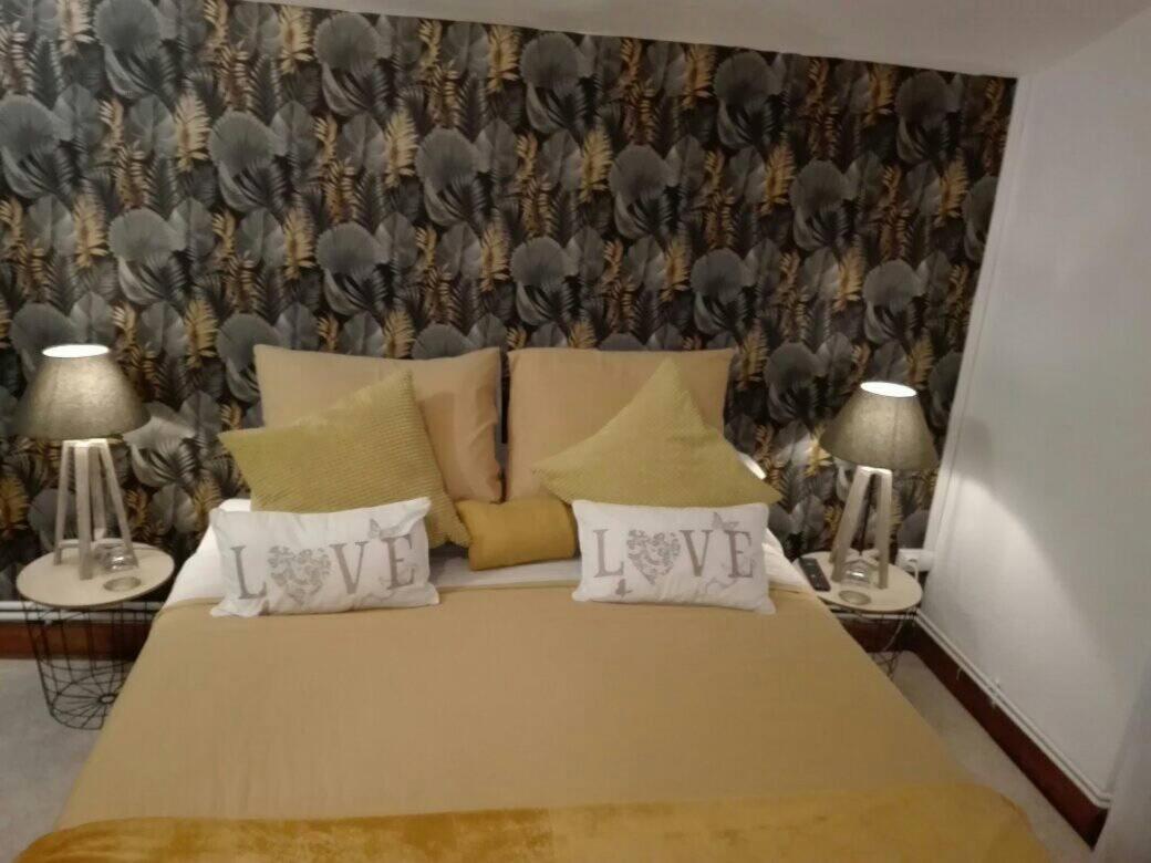 L'Esquilon Chambre D'Hote Bed & Breakfast Thiat ภายนอก รูปภาพ