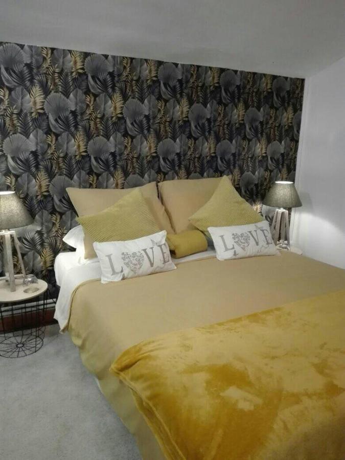 L'Esquilon Chambre D'Hote Bed & Breakfast Thiat ภายนอก รูปภาพ